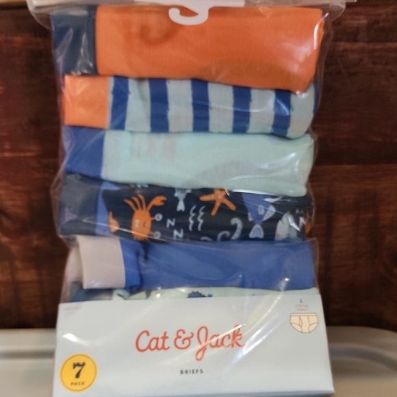 Cat & Jack Boys' Underwear Set with Ocean Theme - Picture 5 of 5